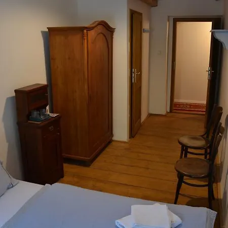 Pod Svatou Annou - A Rizkovna 3*
