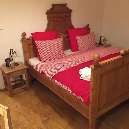 Pod Svatou Annou - A řízkovna 3* Horní Maršov